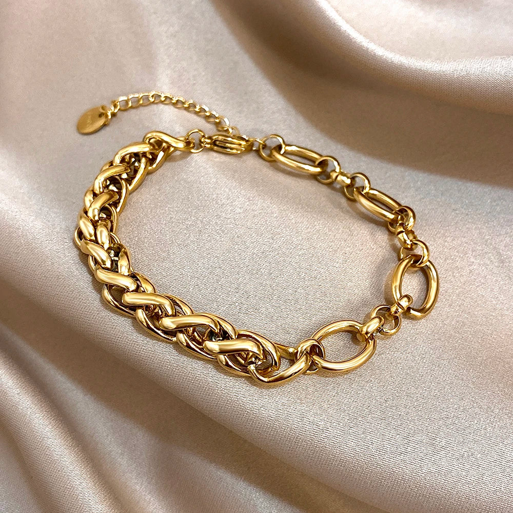 The Signature Twisted Hollow Link Bracelet
